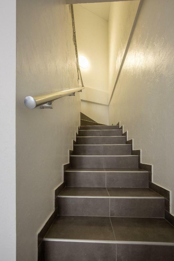 золотой бугаз Apartment